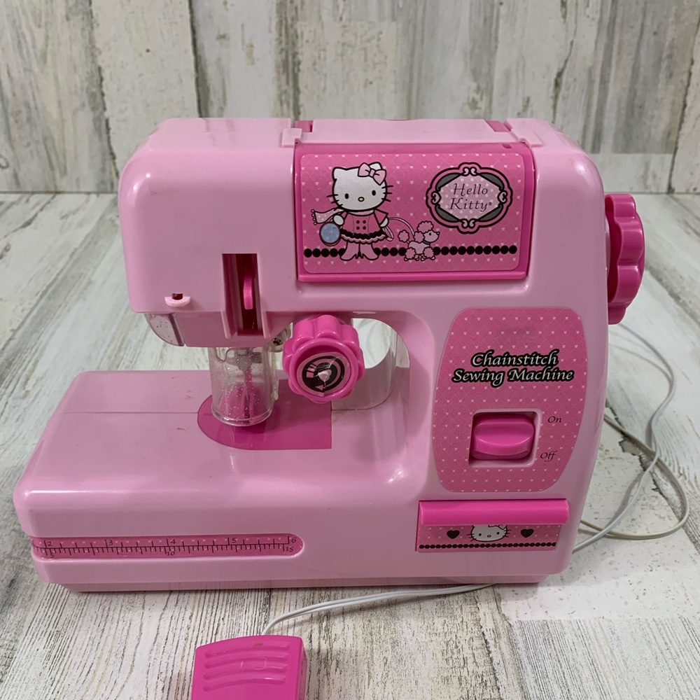 Hello Kitty Chainstitch Sewing Machine & Bead Applicator Set Battery Powered